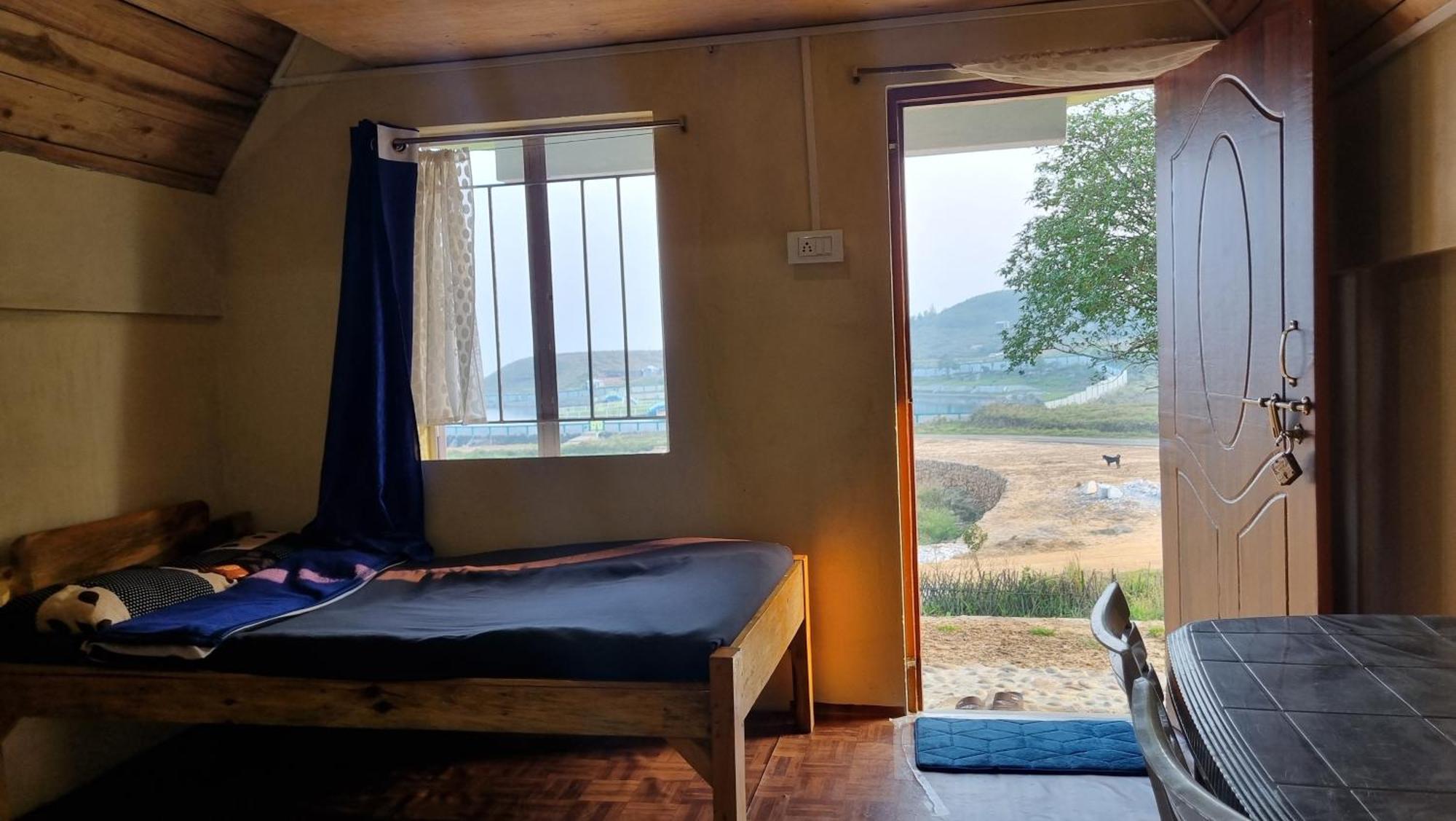 I Basa Homestay Sohrarim Quarto foto